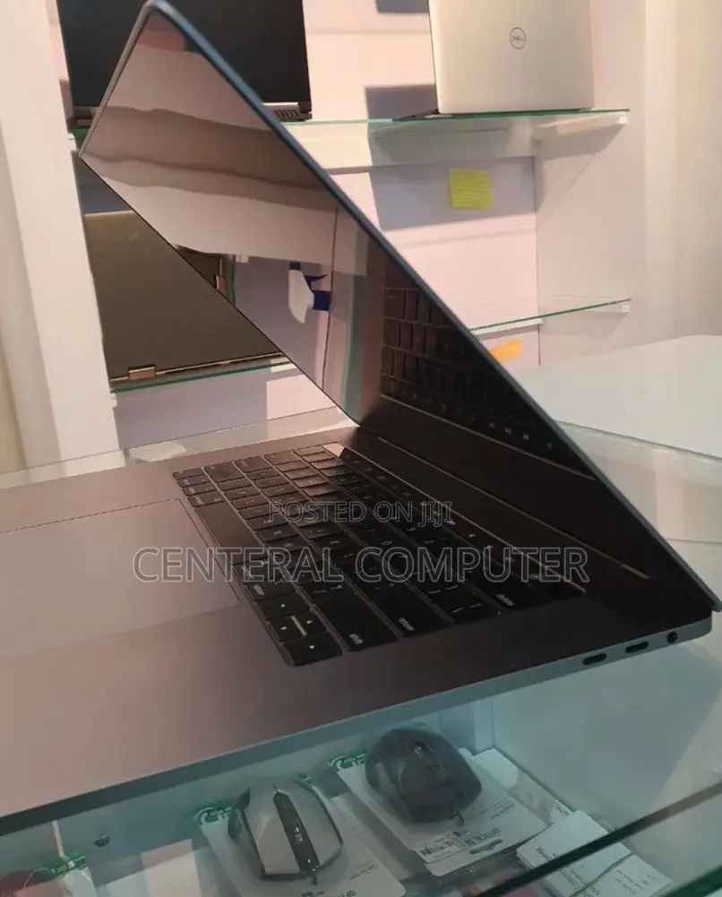 New Laptop Apple MacBook Pro 16GB Intel Core I9 SSD 512GB