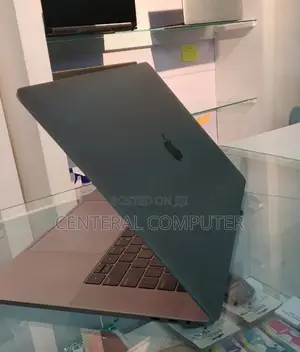 New Laptop Apple MacBook Pro 16GB Intel Core I9 SSD 512GB