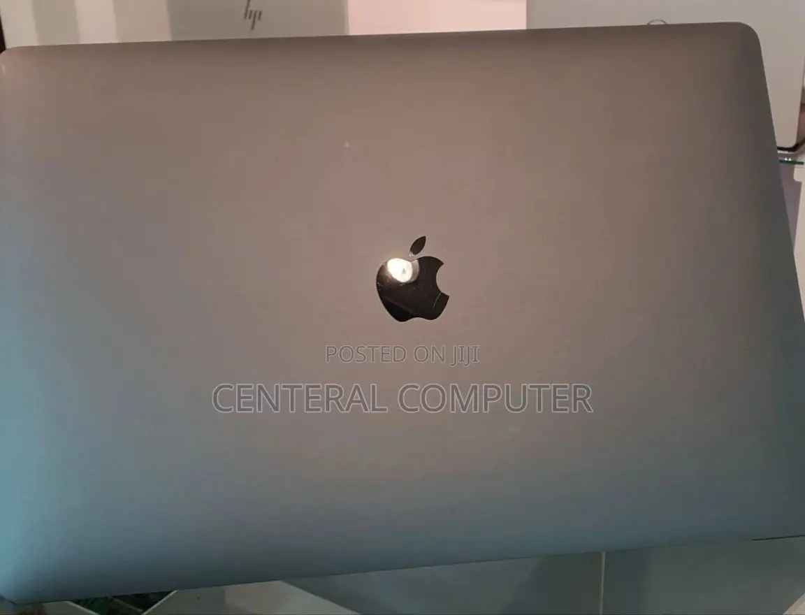 New Laptop Apple MacBook Pro 16GB Intel Core I9 SSD 512GB
