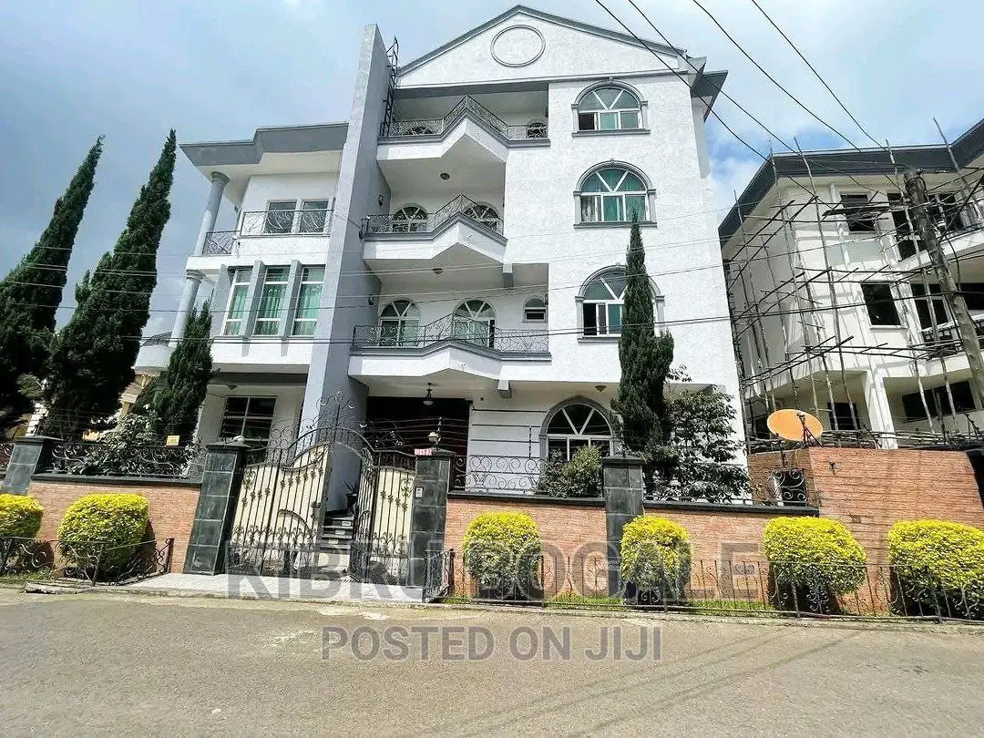 9bdrm House in Cmc, Bole for sale