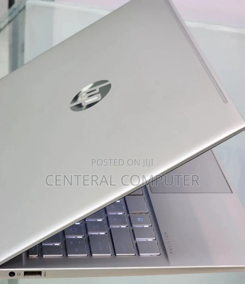 New Laptop HP Pavilion 14 8GB AMD Ryzen 5 SSD 512GB