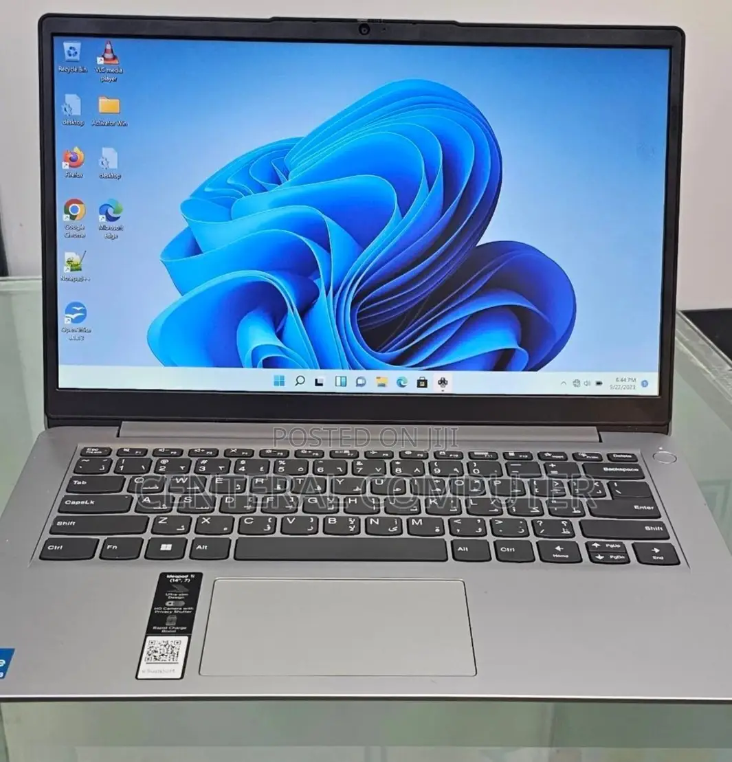 New Laptop Lenovo IdeaPad Z710 8GB Intel Core I3 SSD 512GB