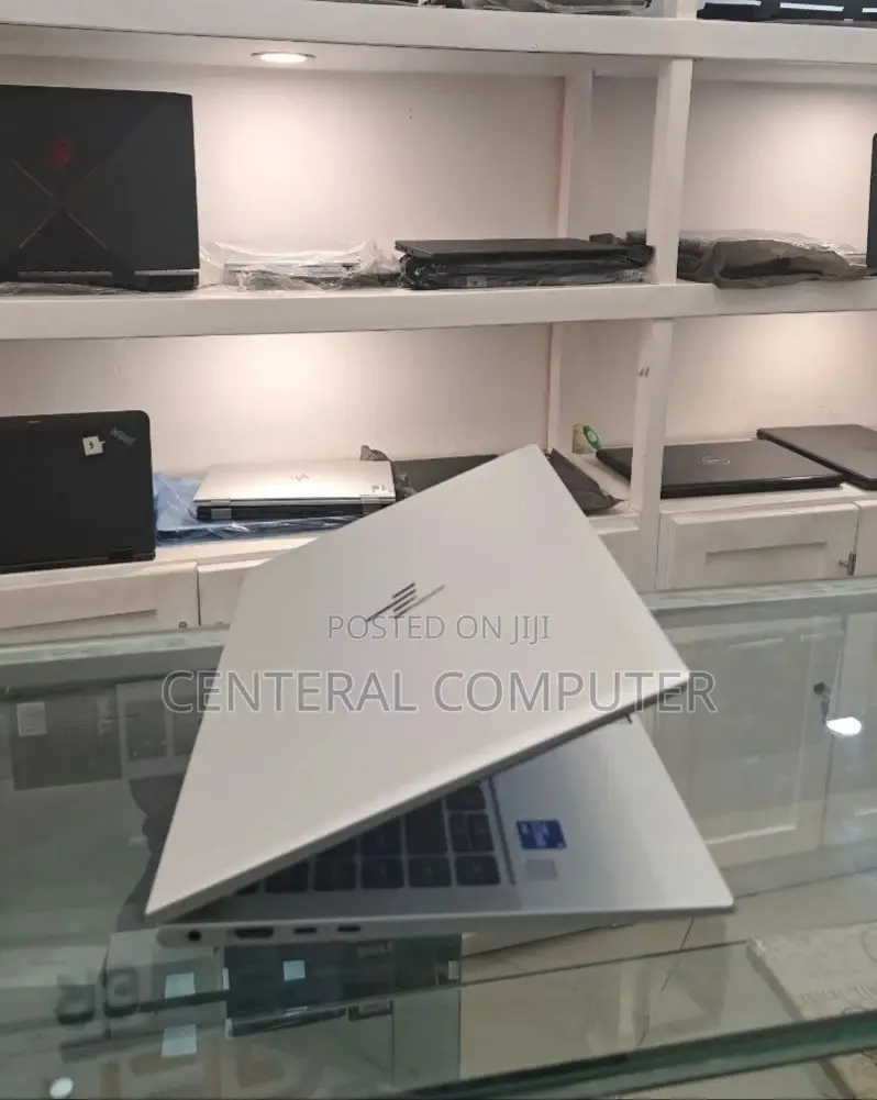 New Laptop HP EliteBook 830 G8 8GB Intel Core I5 SSD 512GB