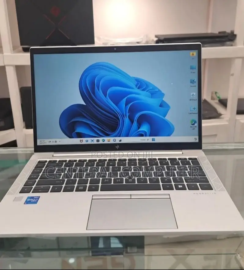 New Laptop HP EliteBook 830 G8 8GB Intel Core I5 SSD 512GB