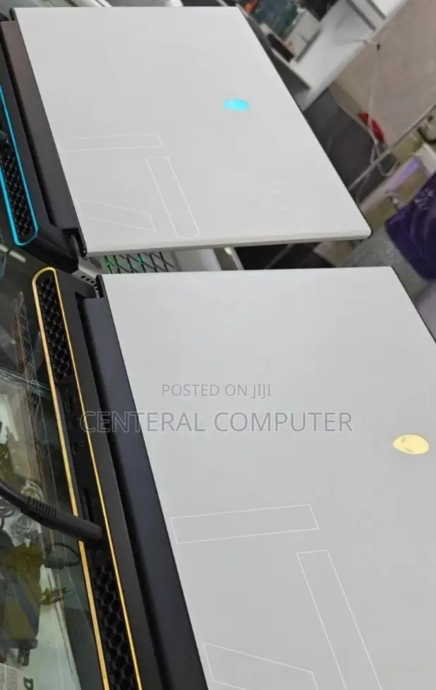 New Laptop Alienware Area-51m 32GB Intel Core I7 SSD 1T