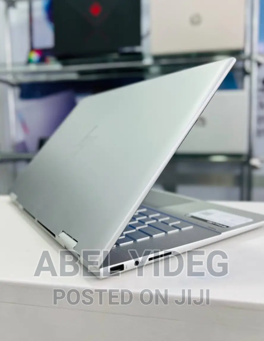 New Laptop HP Envy X360 8GB Intel Core I5 SSD 256GB