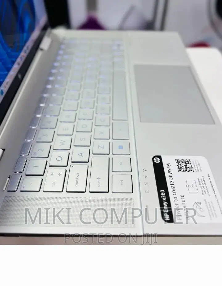 New Laptop HP Envy X360 8GB Intel Core I5 SSD 256GB
