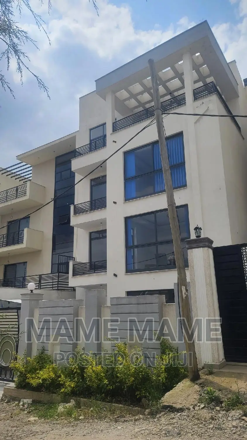 7bdrm House in Addis Abeba, Bole for sale