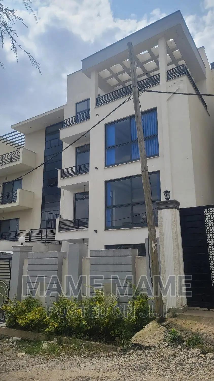 7bdrm House in Addis Abeba, Bole for sale