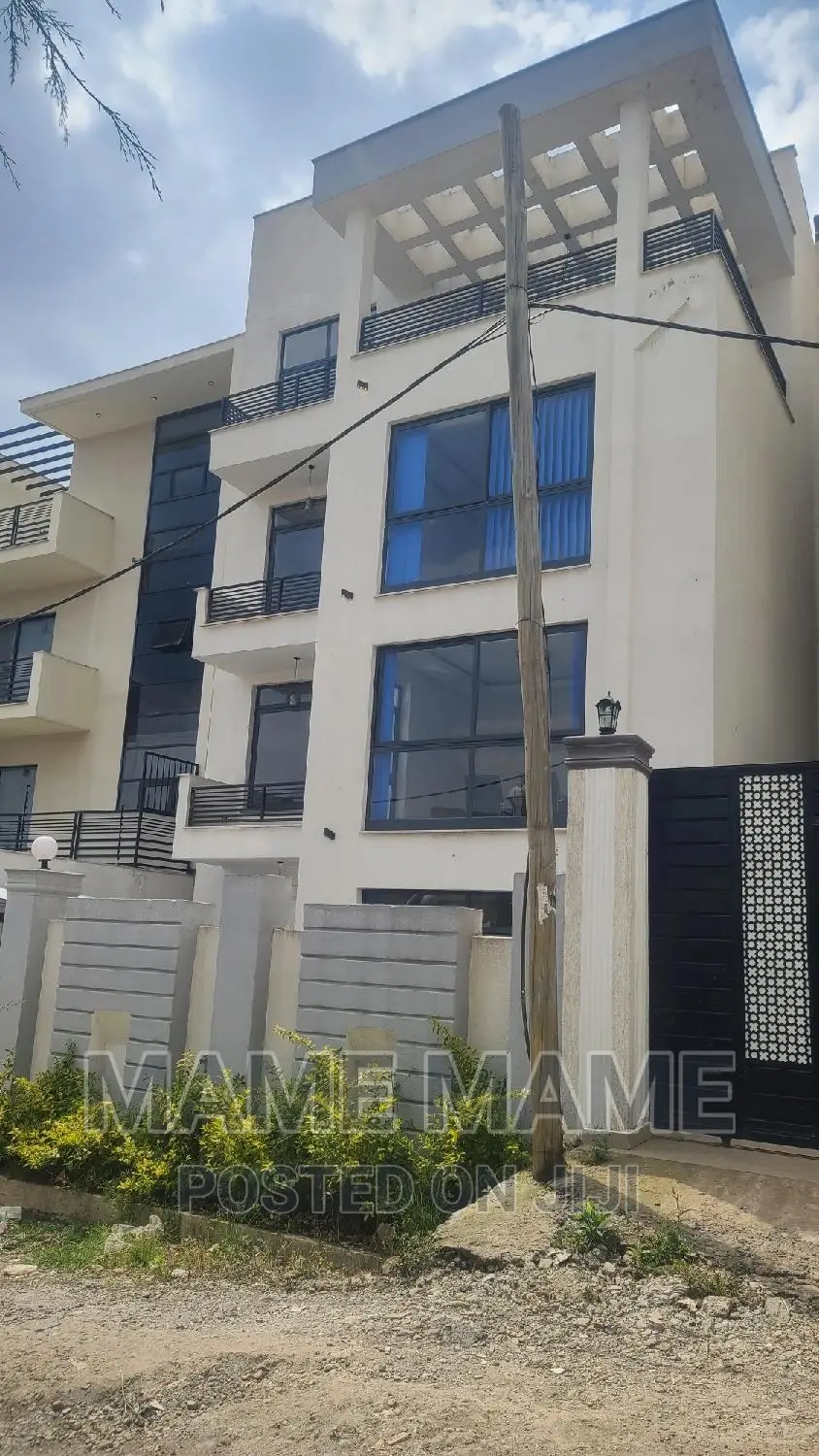 7bdrm House in Addis Abeba, Bole for sale