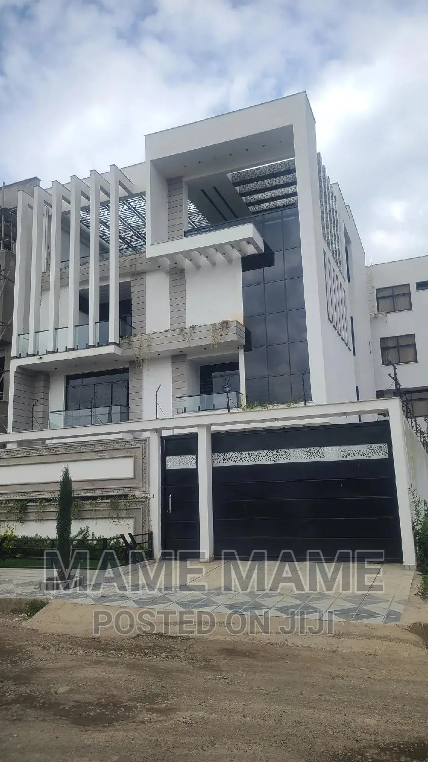 9bdrm House in Addis Abeba, Bole for sale