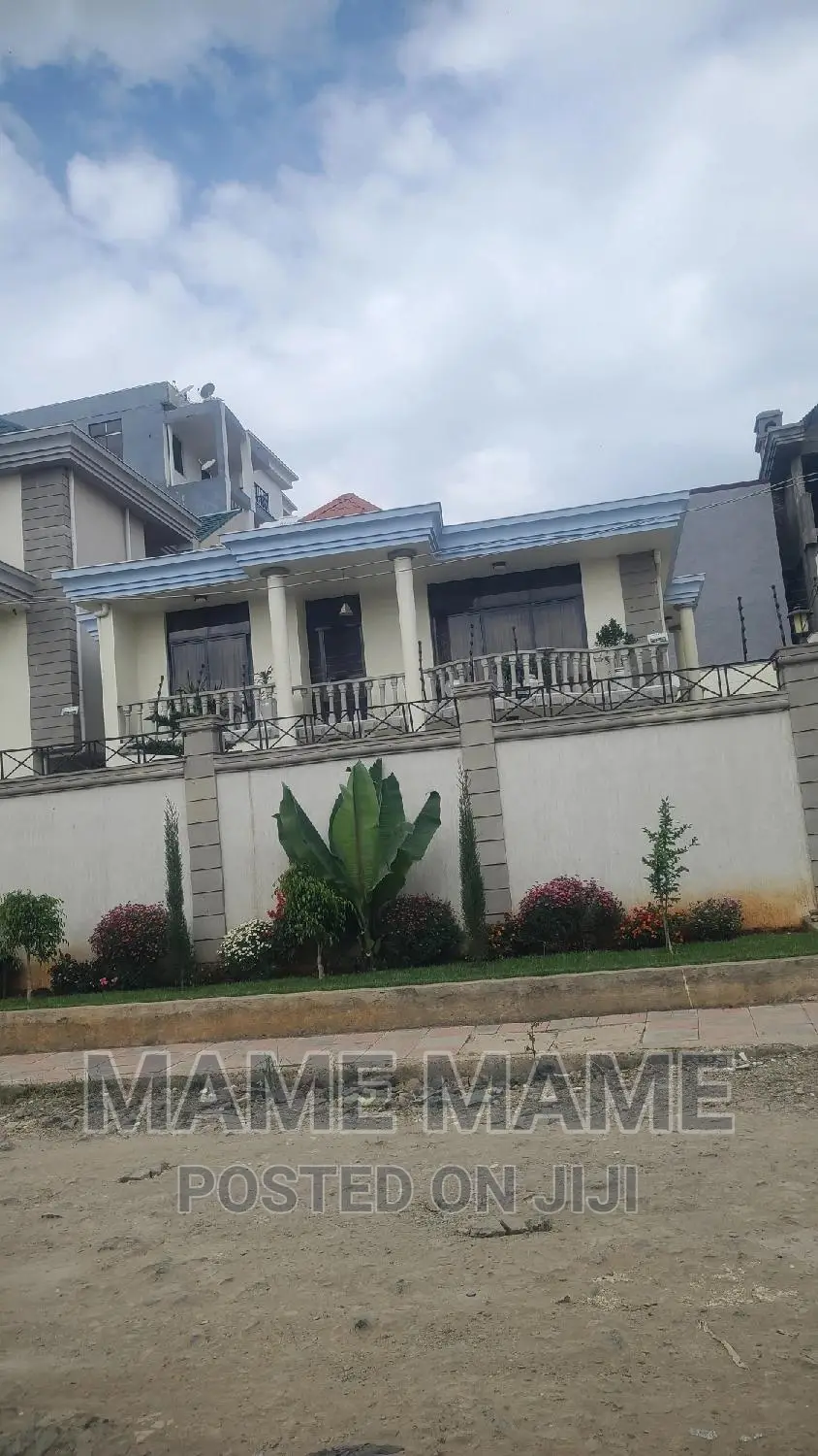 7bdrm House in Addis Abeba, Bole for sale