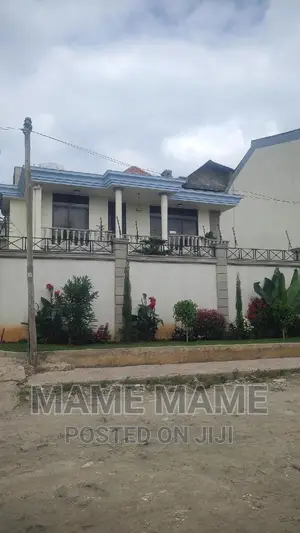 7bdrm House in Addis Abeba, Bole for sale