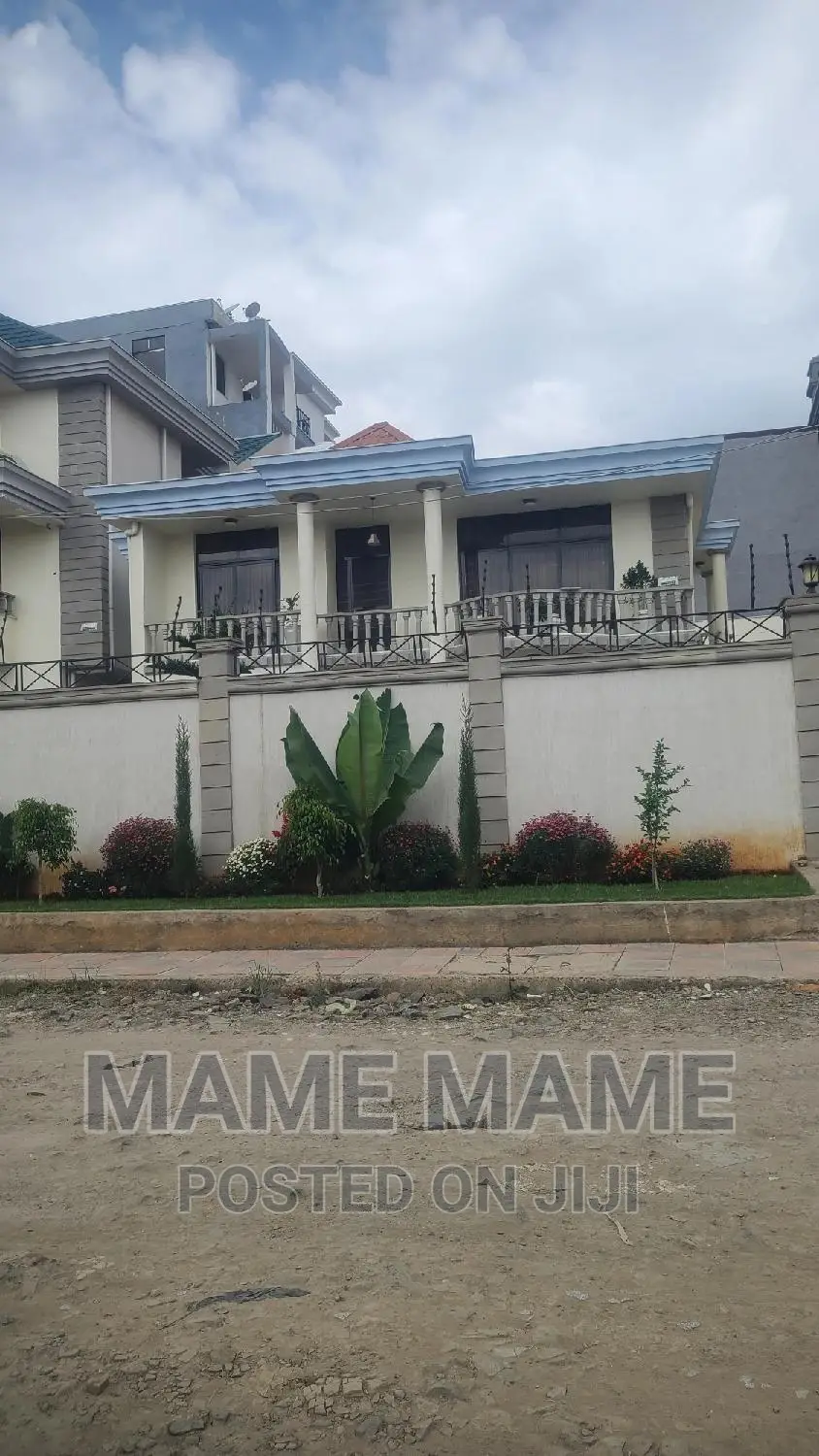 7bdrm House in Addis Abeba, Bole for sale