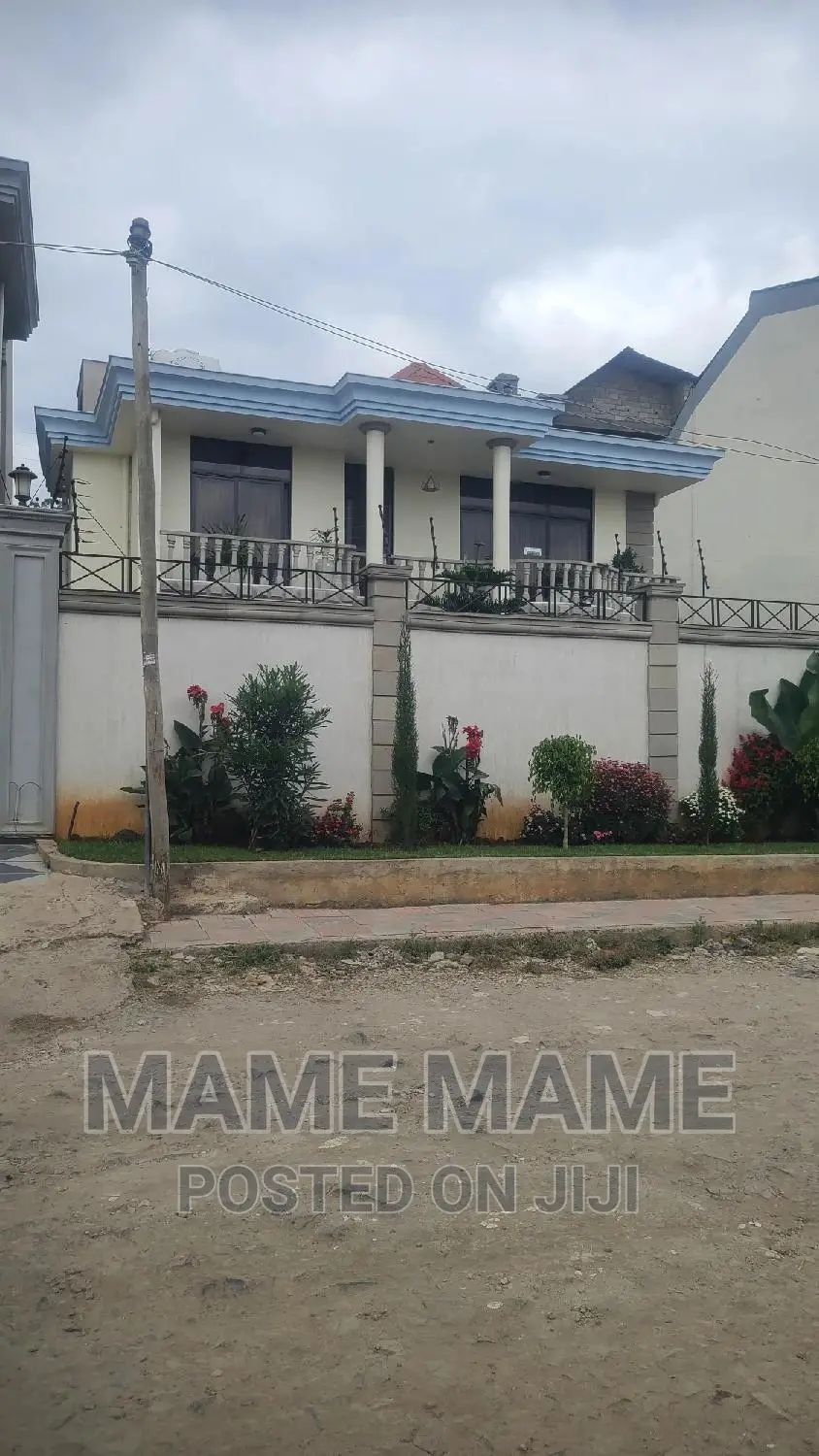 7bdrm House in Addis Abeba, Bole for sale