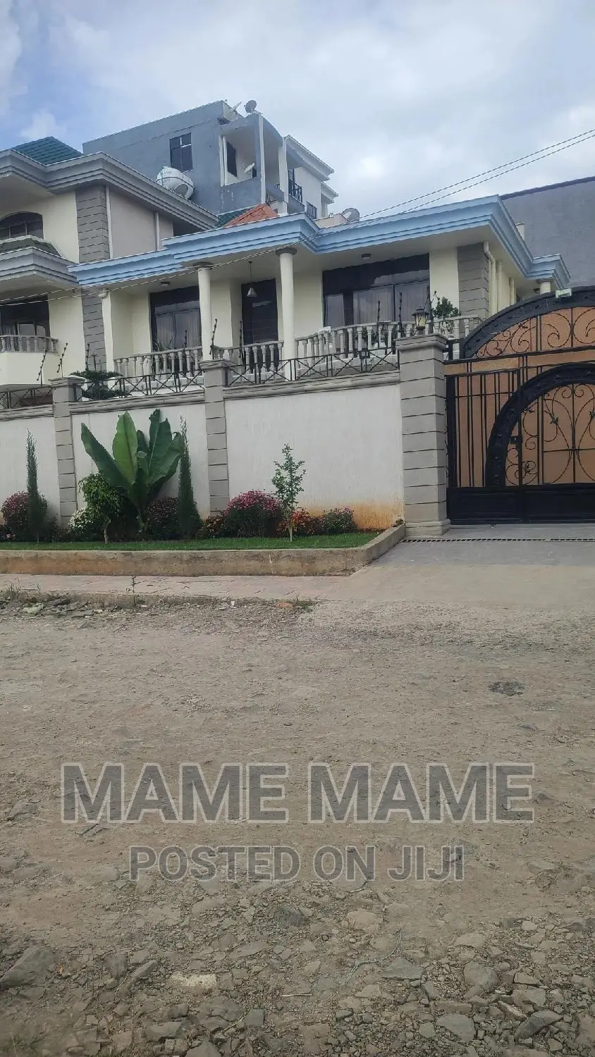 7bdrm House in Addis Abeba, Bole for sale