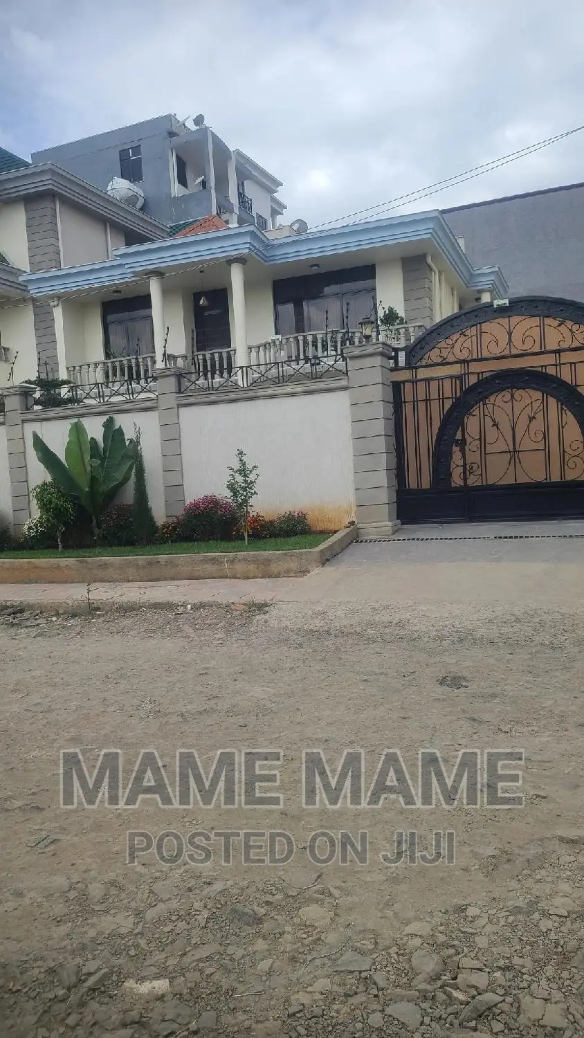 7bdrm House in Addis Abeba, Bole for sale