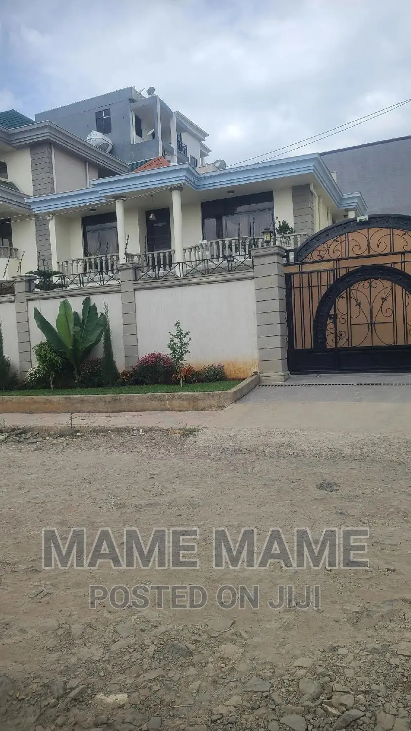 7bdrm House in Addis Abeba, Bole for sale