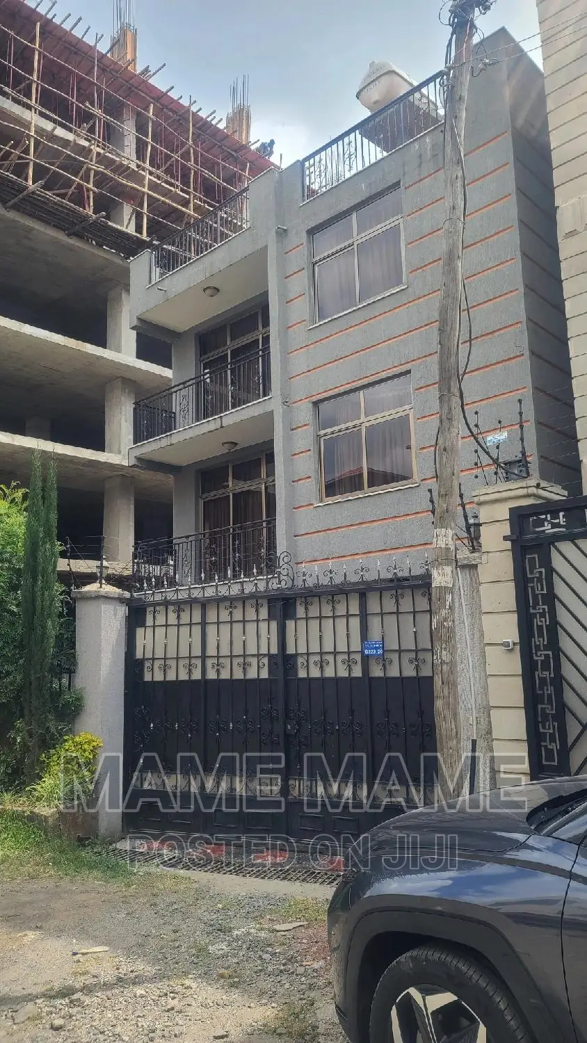 5bdrm House in Addis Abeba, Bole for sale