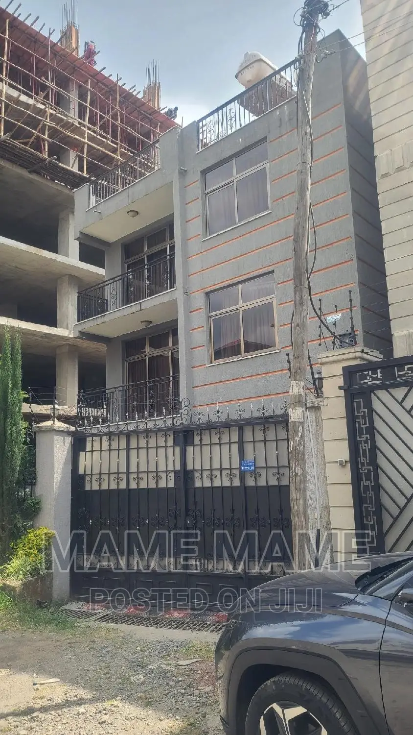 5bdrm House in Addis Abeba, Bole for sale