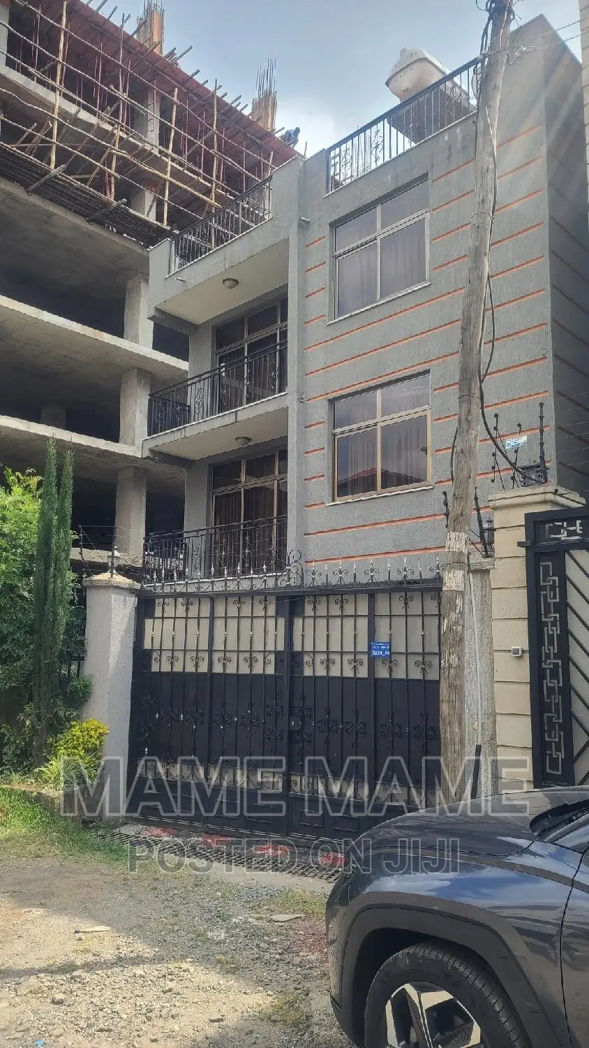 5bdrm House in Addis Abeba, Bole for sale