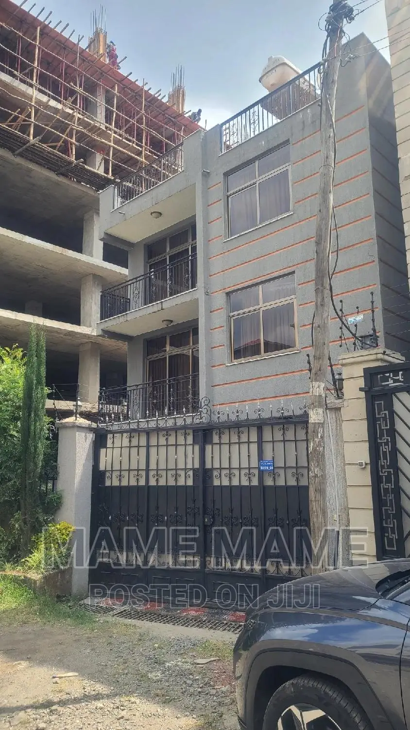 5bdrm House in Addis Abeba, Bole for sale