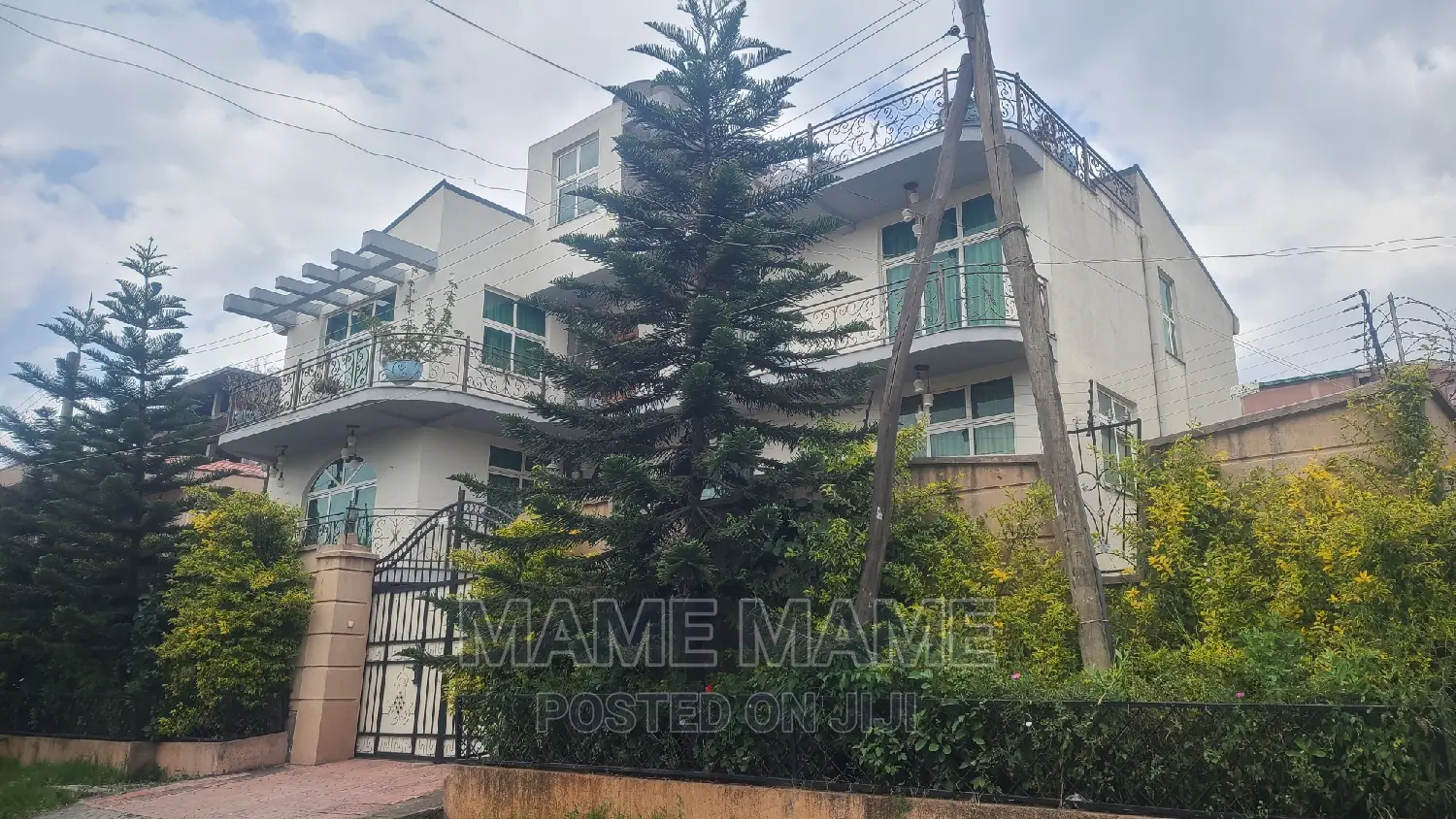 8bdrm House in Addis Abeba, Bole for rent
