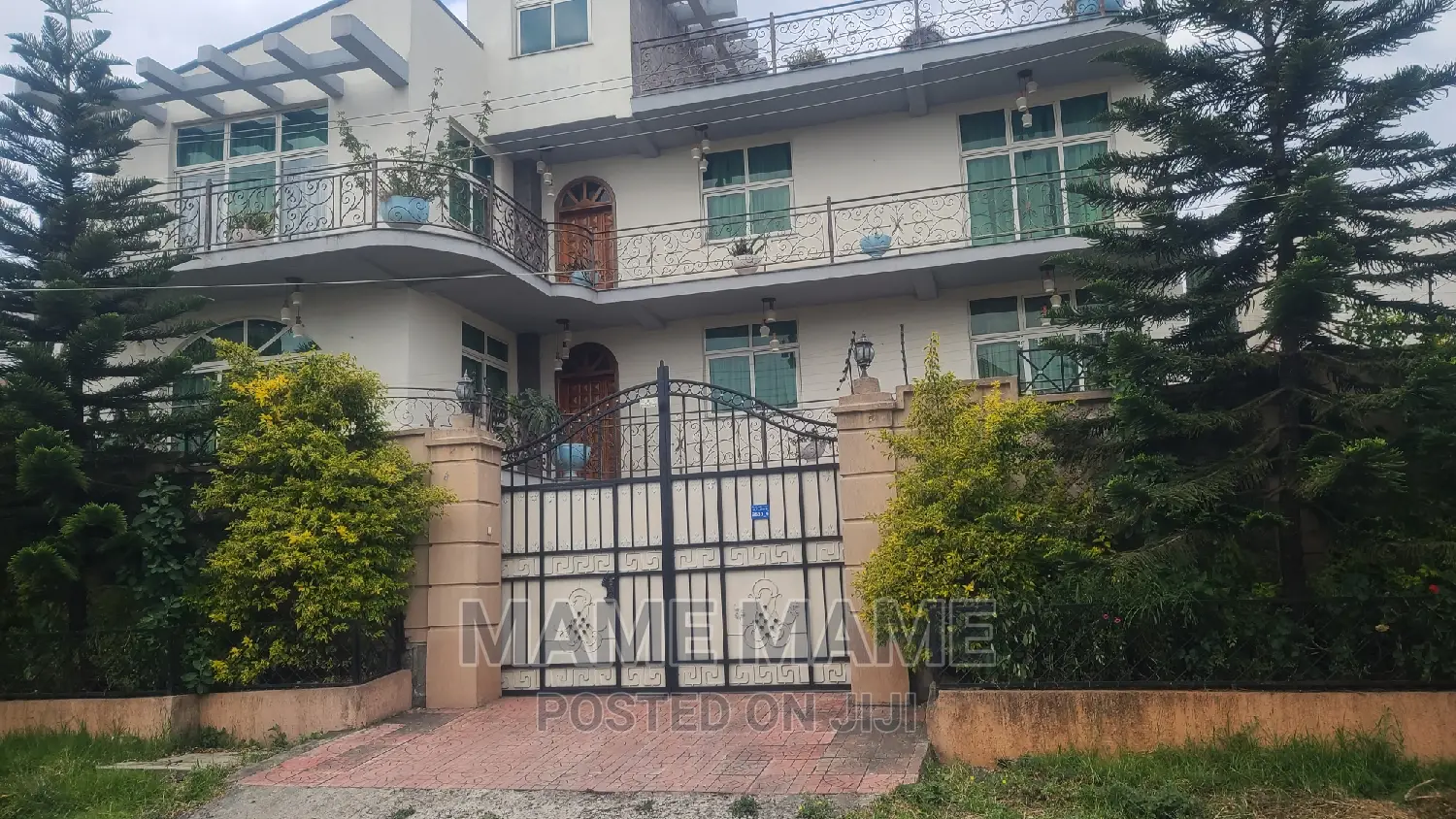 8bdrm House in Addis Abeba, Bole for rent