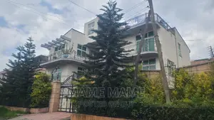 8bdrm House in Addis Abeba, Bole for rent