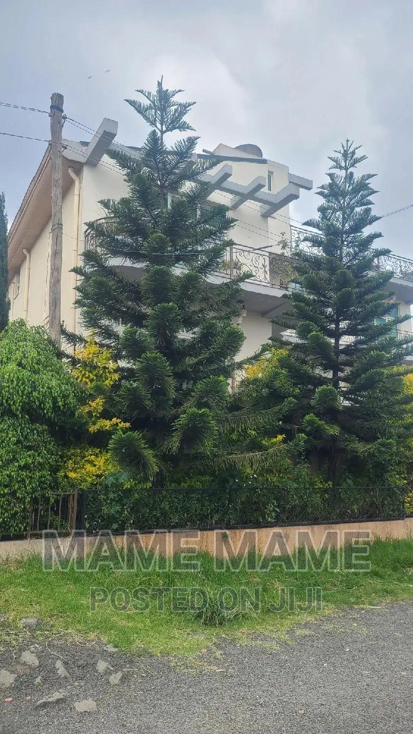 8bdrm House in Addis Abeba, Bole for rent