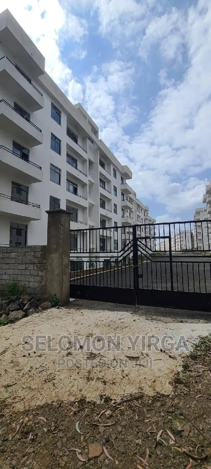 2bdrm Apartment in አድስ አበባ, Bole for sale