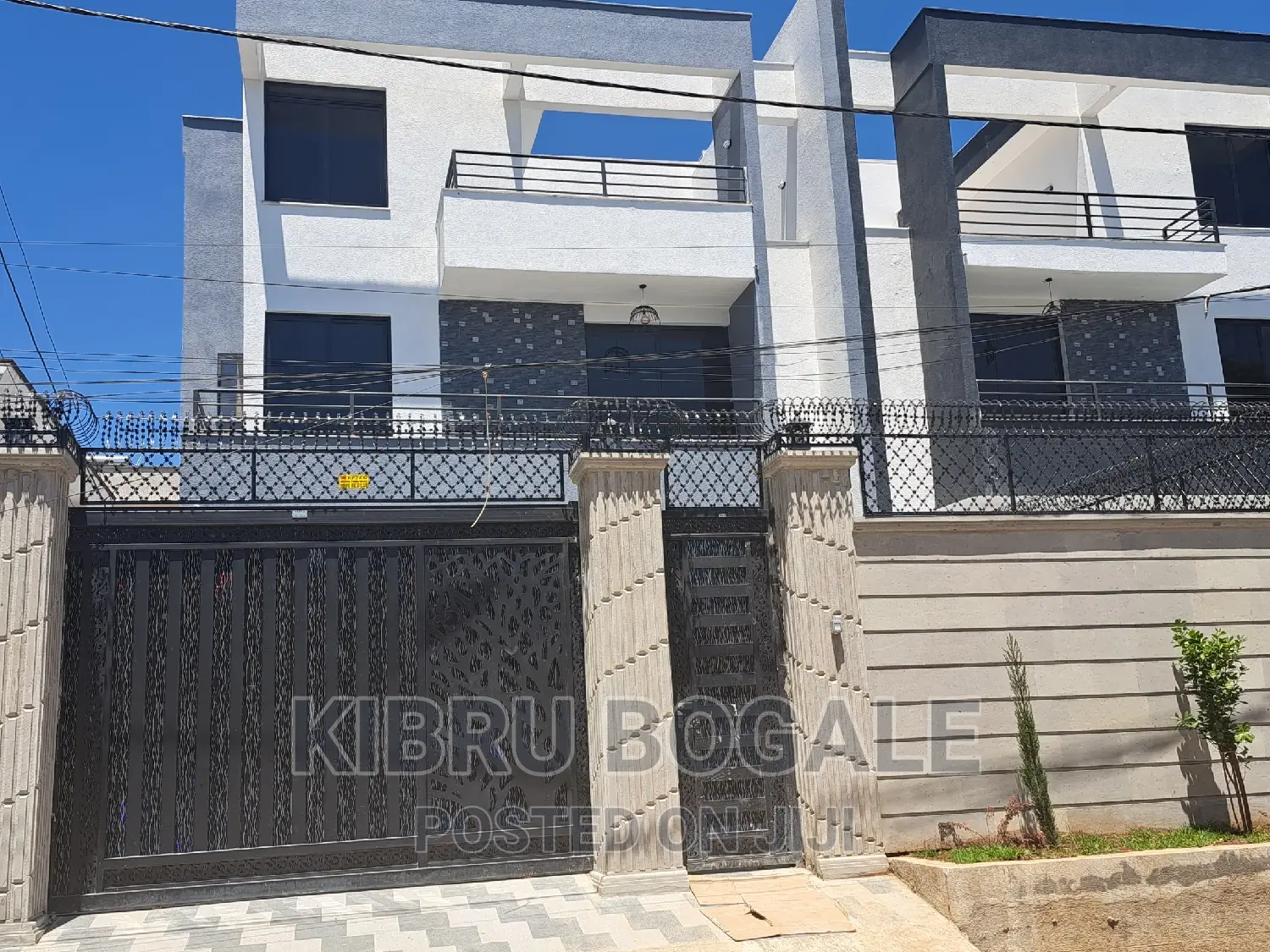 10bdrm House in Ayat, Bole for sale