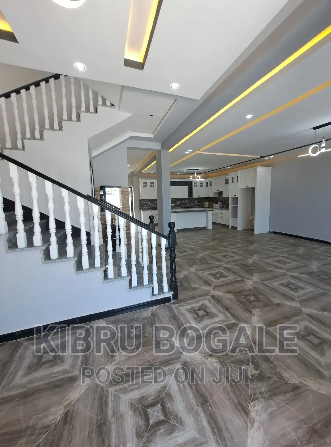 10bdrm House in Ayat, Bole for sale