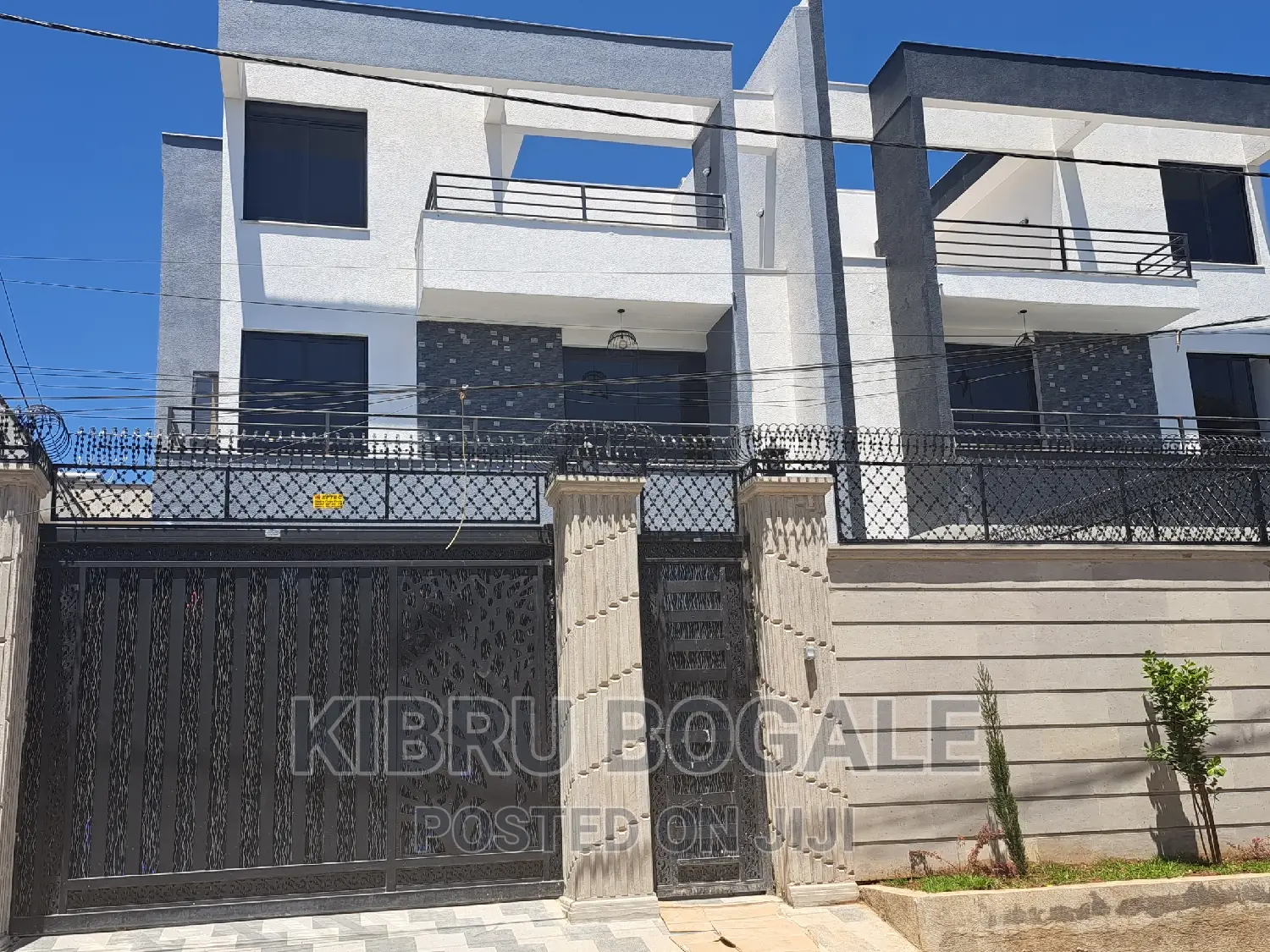 10bdrm House in Ayat, Bole for sale