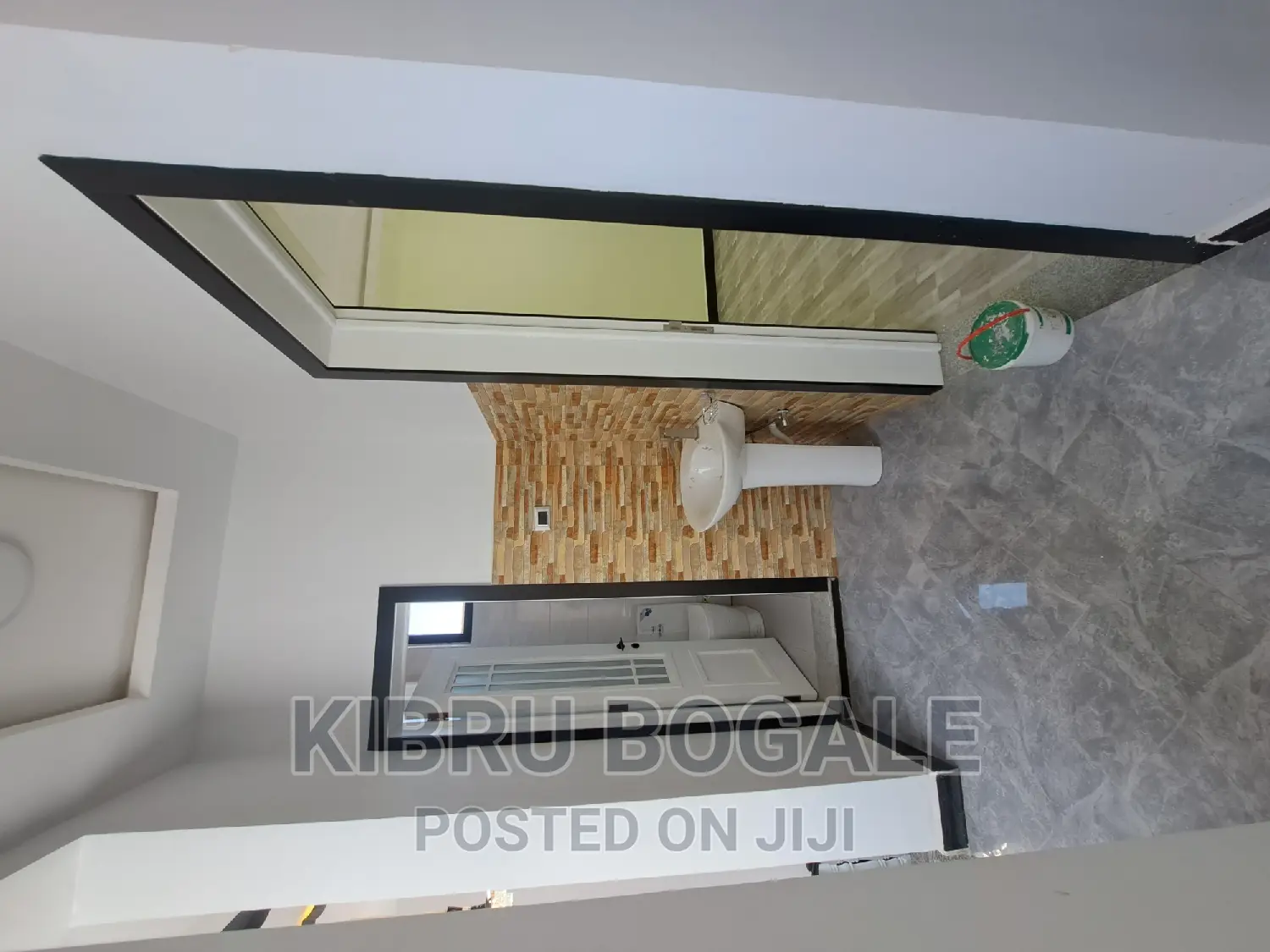 10bdrm House in Ayat, Bole for sale