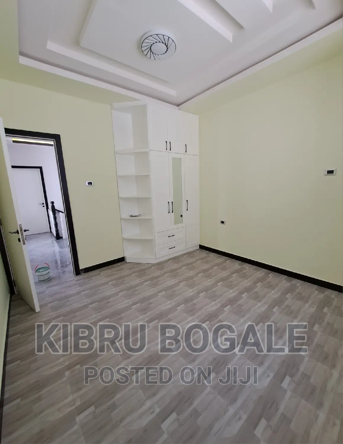 10bdrm House in Ayat, Bole for sale