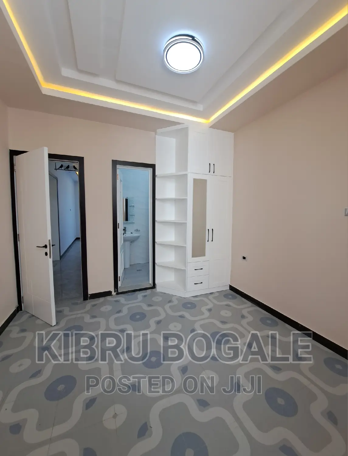 10bdrm House in Ayat, Bole for sale