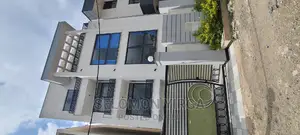6bdrm House in አድስ አበባ, Bole for sale