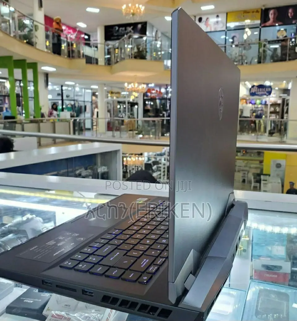 New Laptop MSI GE66 Raider 16GB Intel Core I7 SSD 1T