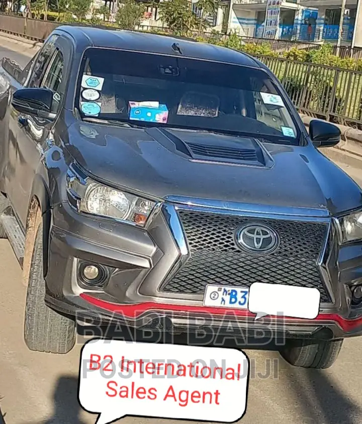 Toyota Hilux 2018 Gray