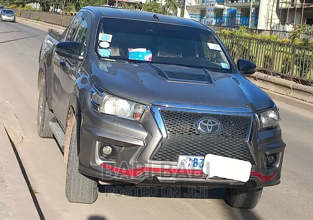 Toyota Hilux 2018 Gray