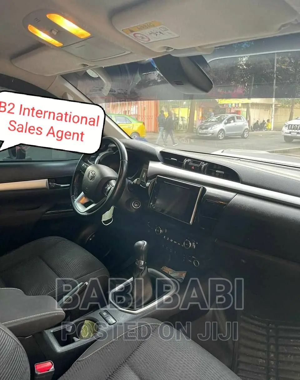 Toyota Hilux 2018 Gray