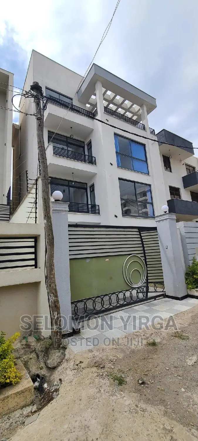 6bdrm House in አድስ አበባ, Bole for sale