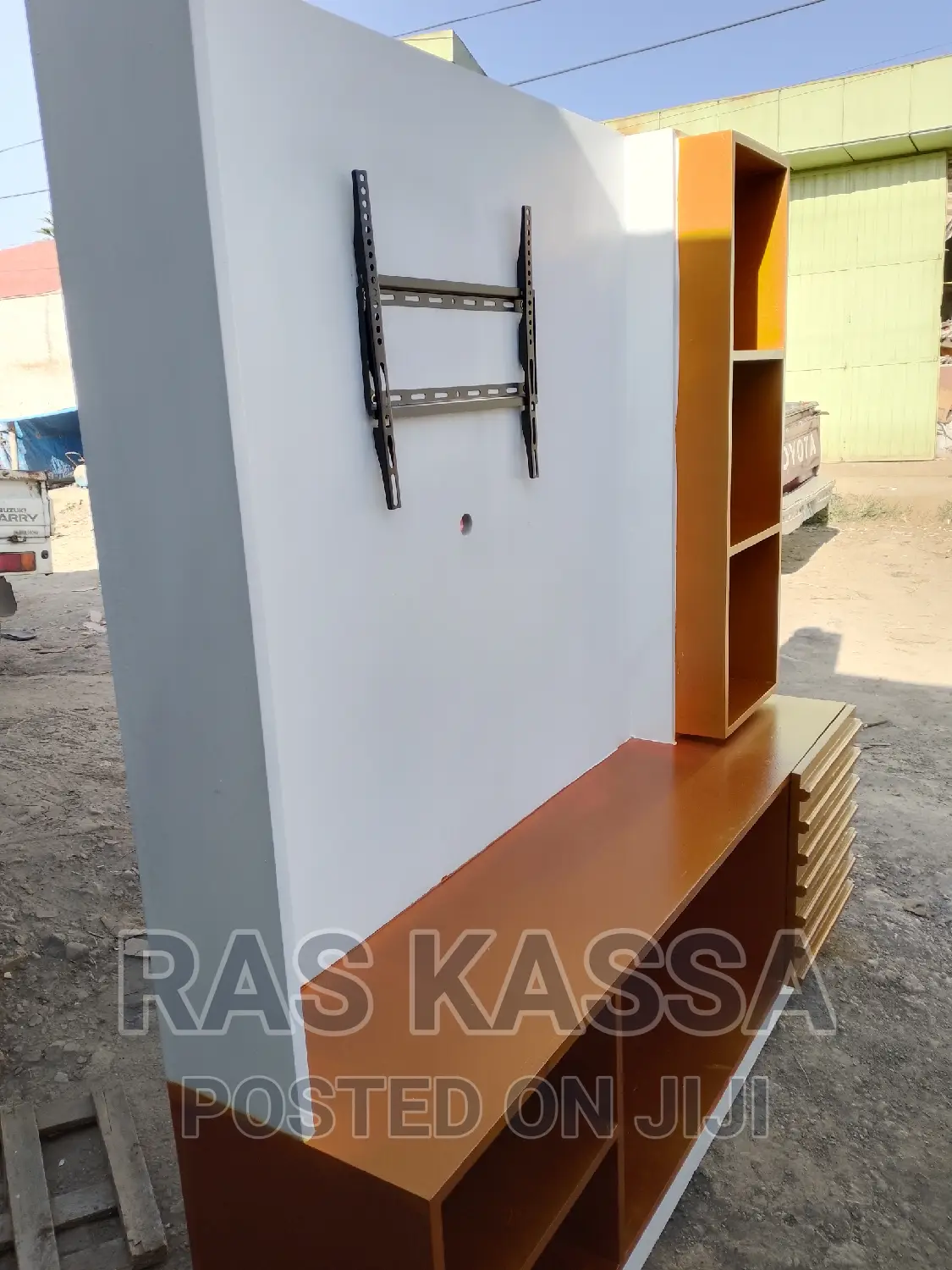 55 ኢንች ቲቪ የሚይዝ ቲቪ ስታንድ