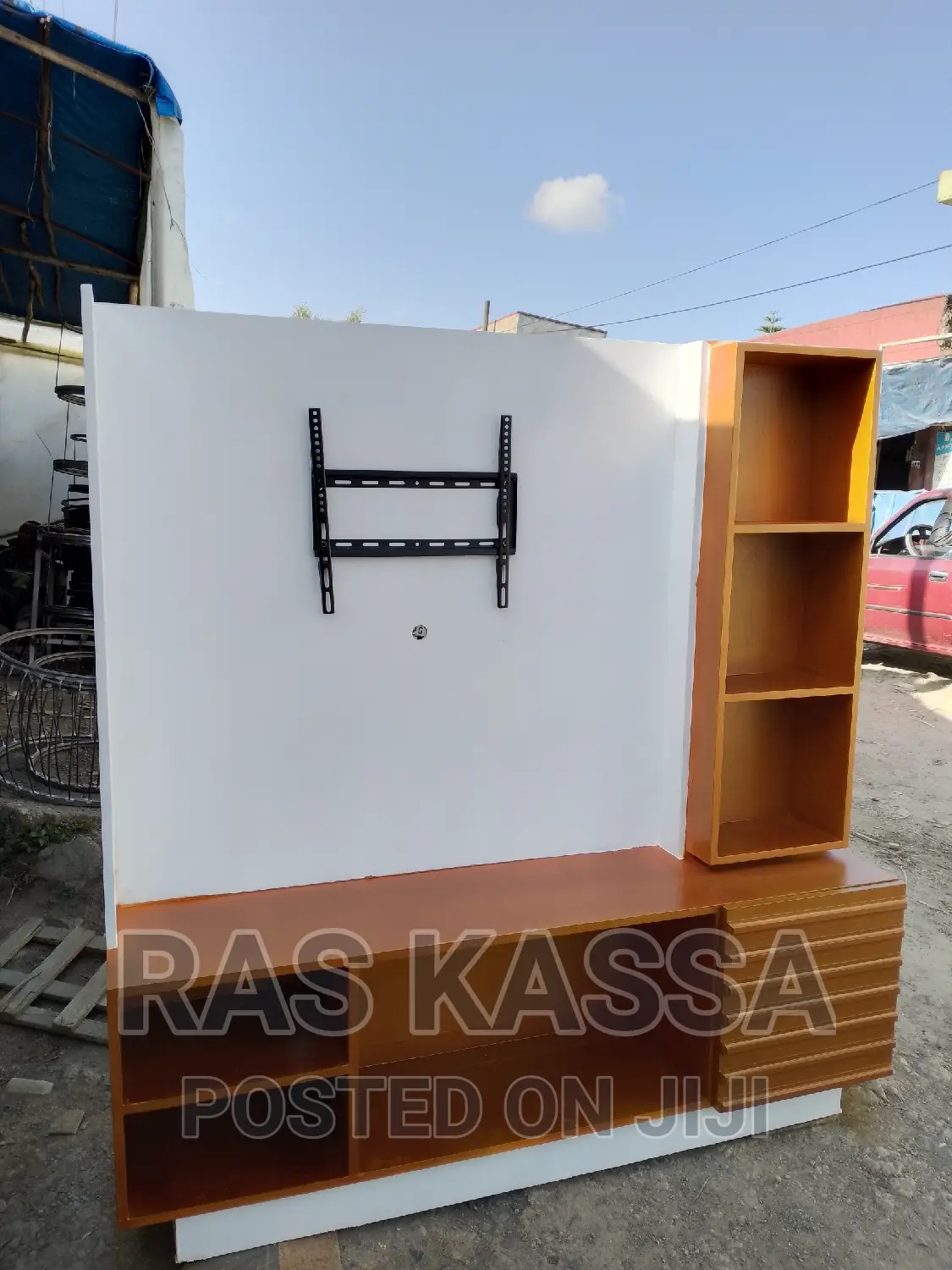 55 ኢንች ቲቪ የሚይዝ ቲቪ ስታንድ