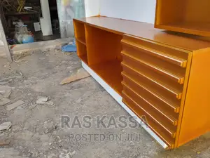 55 ኢንች ቲቪ የሚይዝ ቲቪ ስታንድ