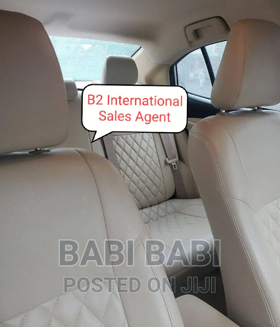 Toyota Yaris 2020 Gray