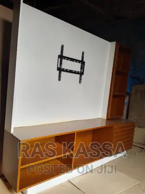 65 ኢንች የሚይዝ ቲቪ እስታንድ