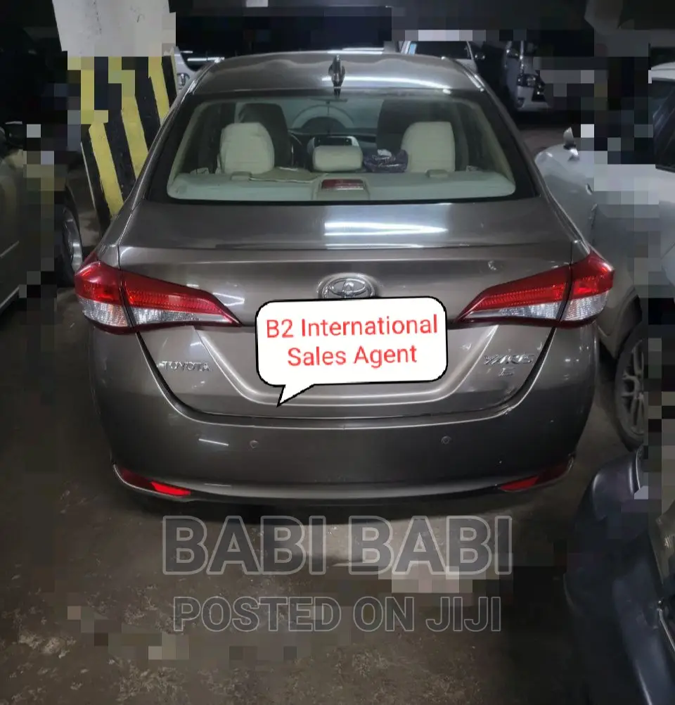 Toyota Yaris 2020 Gray