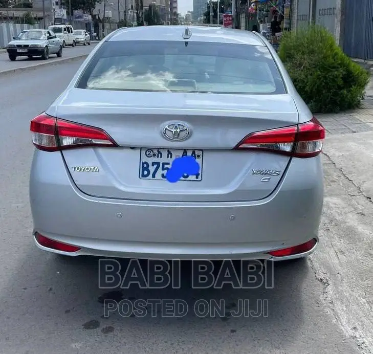Toyota Yaris 2020 Silver